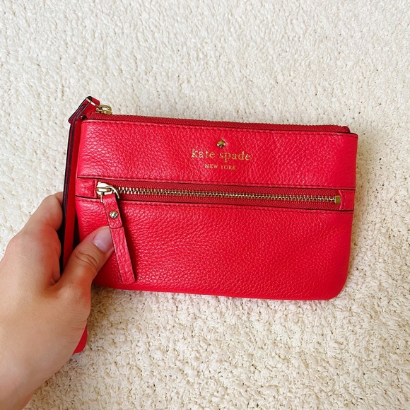 KATE SPADE- Cobble Hill Bee Wristlet - Picture 2 of 4